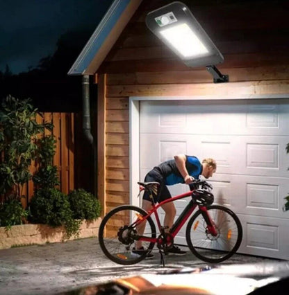 Lampadaire à induction solaire
